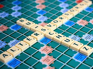 Scrabble-Bild: BU-Schutz und Altersvorsorge